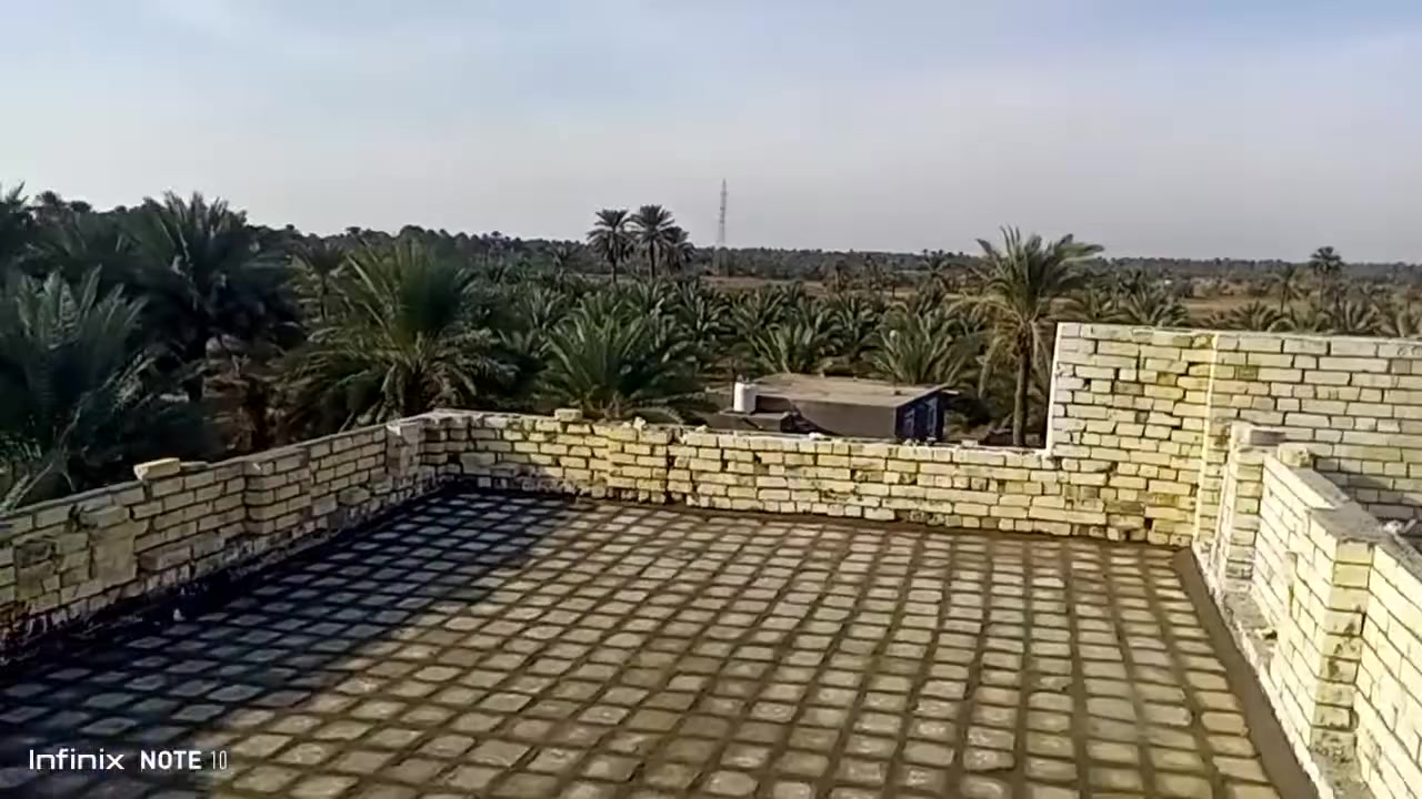 السلام عليكم ورحمة الله وبركاته
#أحمي_سطحك

إخواني الكرام، نحن فريق متخصص ومستعدون لتطبيق كافة أنواع السطوح بأعلى جودة واحترافية. شغلنا يتميز بالدقة والالتزام بالمواعيد، ونقدم لكم خدماتنا كما يلي:

### خدماتنا:
1. **#كرسته_وعمل**:
2. **#بس_عمل**:

### خطوات العمل:
1. **فرش طبقة من النايلون الزراعي**: بحجم 6 وسمك 1.5 مم لعزل السطح وحمايته من الرطوبة.
2. **تصعيد المواد**: نقوم بتصعيد التراب وتصليطه بشكل صحيح، ثم تصعيد الطين وتطبيگ الفرشي.
3. **تشريب بالجص**: وتكحيله بالإسمنت، ثم فرك وكنس السطح بشكل دقيق.
4. **رش السطح بالماء**: 

### التواصل:
للحصول على خدمتنا أو للاستشارة المجانية، يرجى التواصل على الرقم:  
***************

### ملاحظة:
نحن نقدم استشارات مجانية لضمان حصولكم على أفضل النتائج. لا تترددوا في الاتصال بنا لأي استفسار أو لطلب الخدمة.

ومن الله التوفيق والرزق للجميع إن شاء الله.  
نحن في خدمتكم دائمًا.
