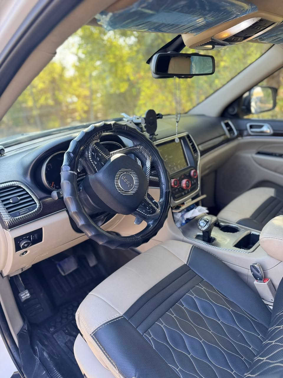 جيب لاريدو 2014 لمتد فول مواصفات كير محرك بشرط
سقف سلايت 

شاشه جبيره 

سماعات JBL

شفتات ستيرن 

8 نمره گير 

بي مكانين بارد صغير فقط 

سياره جاهزه من كل شي 

تايرات جديد 

صدر جديد 

مابيه اي نقص 

***********
