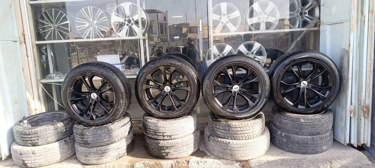 للبيع او مراوس
حجم235/55/19. ويل وتاير فورد. نضيفات كلش مكاني طويريج مراوس يرهم. مكاني كربلاء طويريج 
***********
