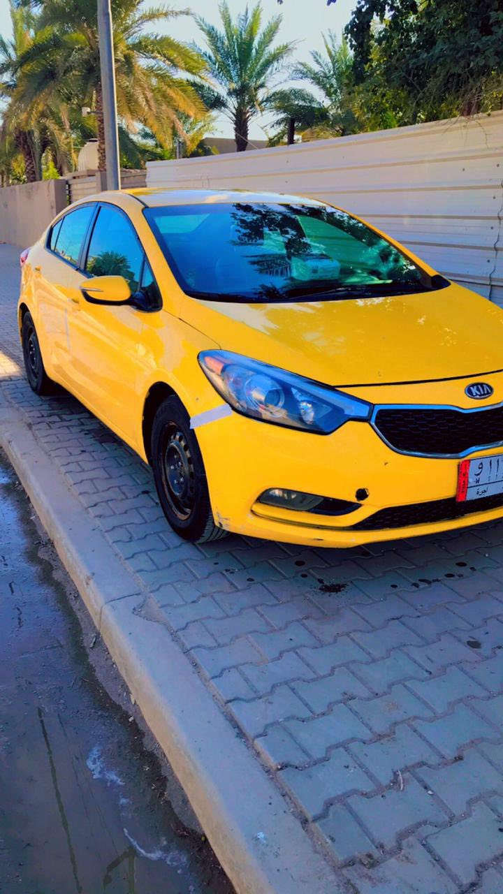 سلام عليكم اخوان مكلف بالنشر  كيا فورتي وراد امريكي حادثه امامي تبديل جاملغ وبنيد بدون دواخل مكينه بيه تبخير صدره مرتب حلو موديل 2014 مصفره هيئه وغرامات رقم بغداد بسمي مكان السياره بغداد الشعله السعر 88 وبيه مجال ***********
