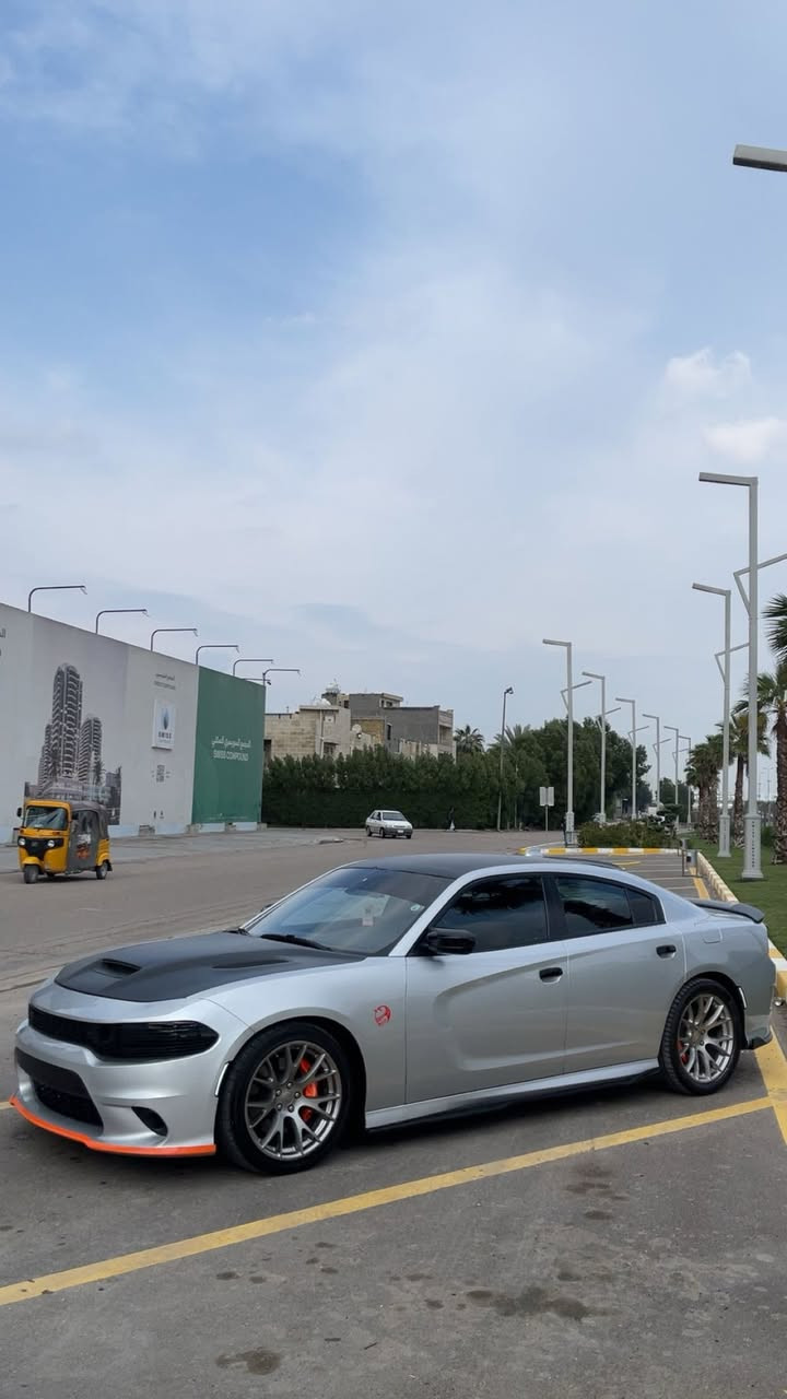 سلام عليكم
SRT 6.4 2021
رقم اربيل بأسمي
گامله للاخير بدون أي نقص 
الضرر ( جاملغ سايق + بنيد تحديث ) 
مكينه كير بحالة الوكاله 
دواخل گفاله 
ممشاها 42km
المواصفات الاعتياديه ( تشغيل عن بعد شاشه كبيره حساس كامره كشنات كهرباء …..) 
ألأضافات 
بنيد ريد آي
ويل srt اصل 
غرفه حضن srt 
ملحق دوسه srt
دفيوزر مشيف
زعانف خلفيه 
شفقه عضم اسود لامع
كفرات مري باتمان + كفر يدات اسود لامع 
تلبيسه دعاميه srt
ستريس بار 
گاج كان BULIT 
شباك حديد أعلى 
منضومه زنون عالي + ناصي 
تغليف قماره + جنطه + بنيد اسود طافي 
لدات دعاميه تخم تكساس سبيد 
صبغ ويل + فجوج 
كفر بك لايت ٣ قطع
تايرات 315/35/20

سياره گامله وبدون أي نقص 
السعر 223 وبيها مجال
بغداد الگرخ
***********
