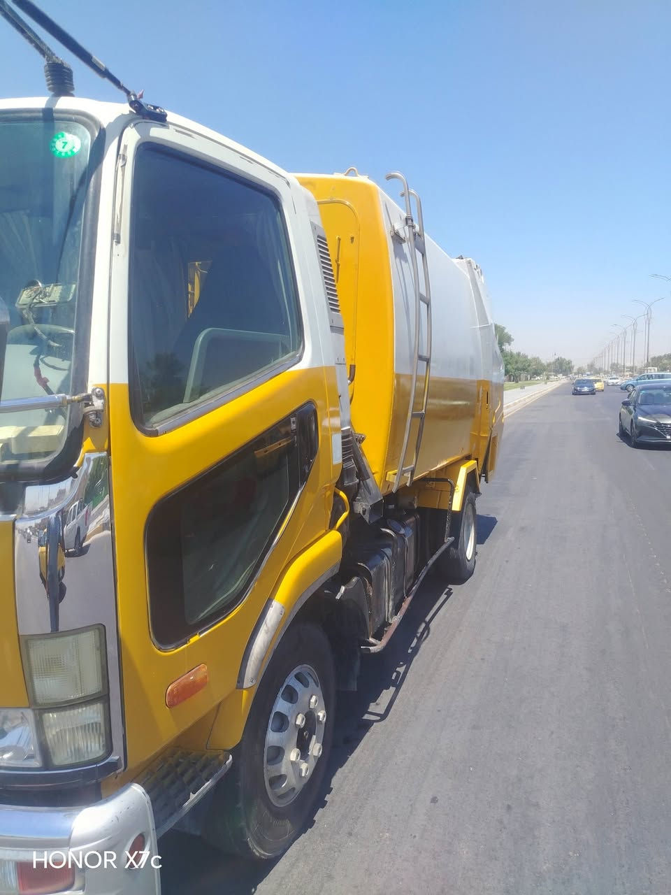 5 كابسات للبيع المكان بغداد للاستفسار ***********
