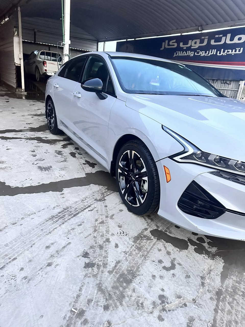 كيا k5  وارد امريكي موديل 2024 للبيع السياره بيها شويه بحافة البنيد السياره GT يعني فول عدا الفتحه مكينه 1600 مكانها بغداد الدوره زراعي دجله خلف كلية دجله السعر 175 وبيها مجال بسيط حك الجي***********
الشراي يتصل ويدلل لان اني غير متواجد علفيس
