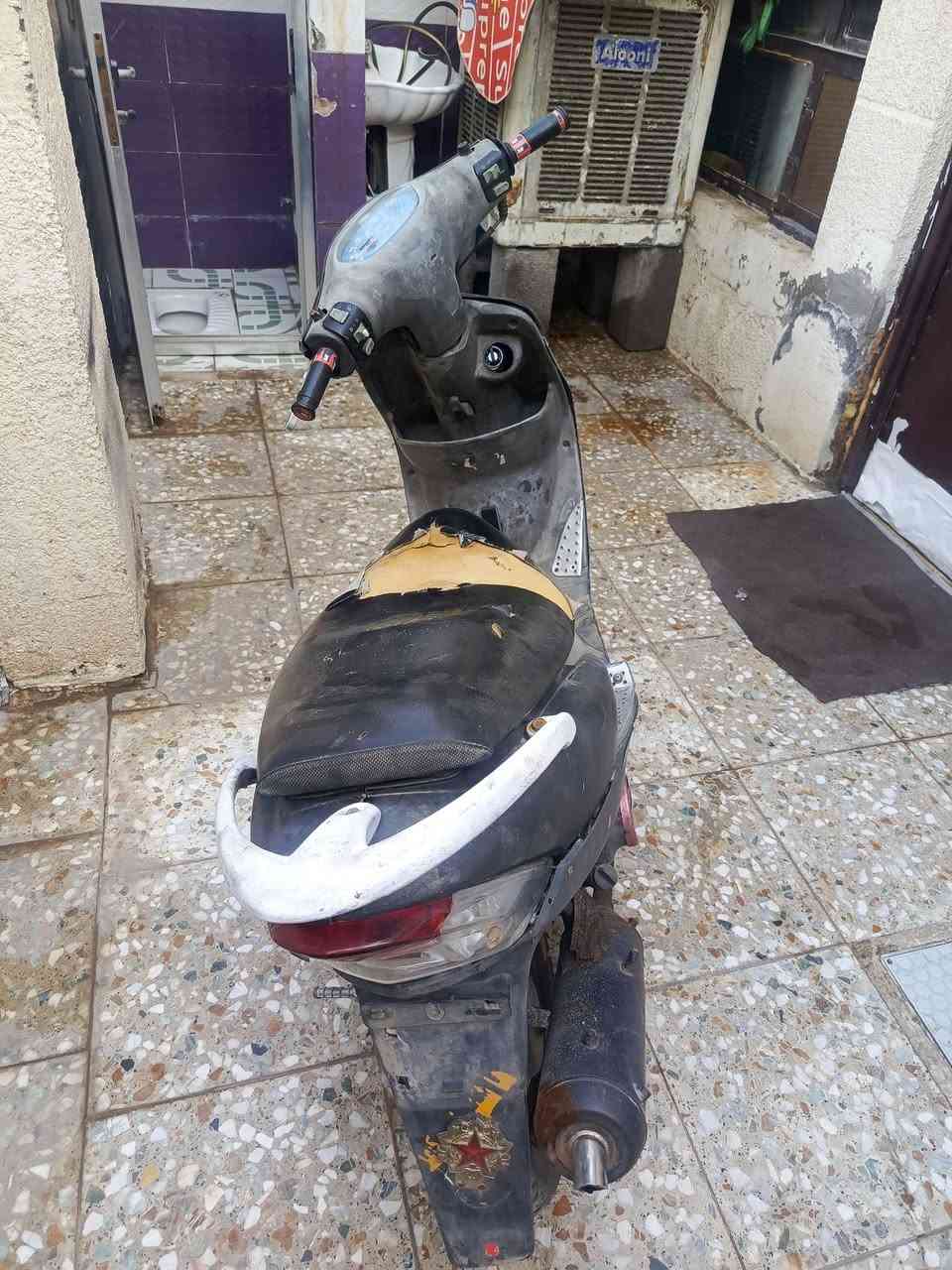 السلام عليكم منغولي خير من الله نص ربع نكرة محركهه يخبل شلعه معدل كهربائياتهه كلهن شغاله  السعر 350 المكان الشعب سريدات رقم الهاتف ***********
