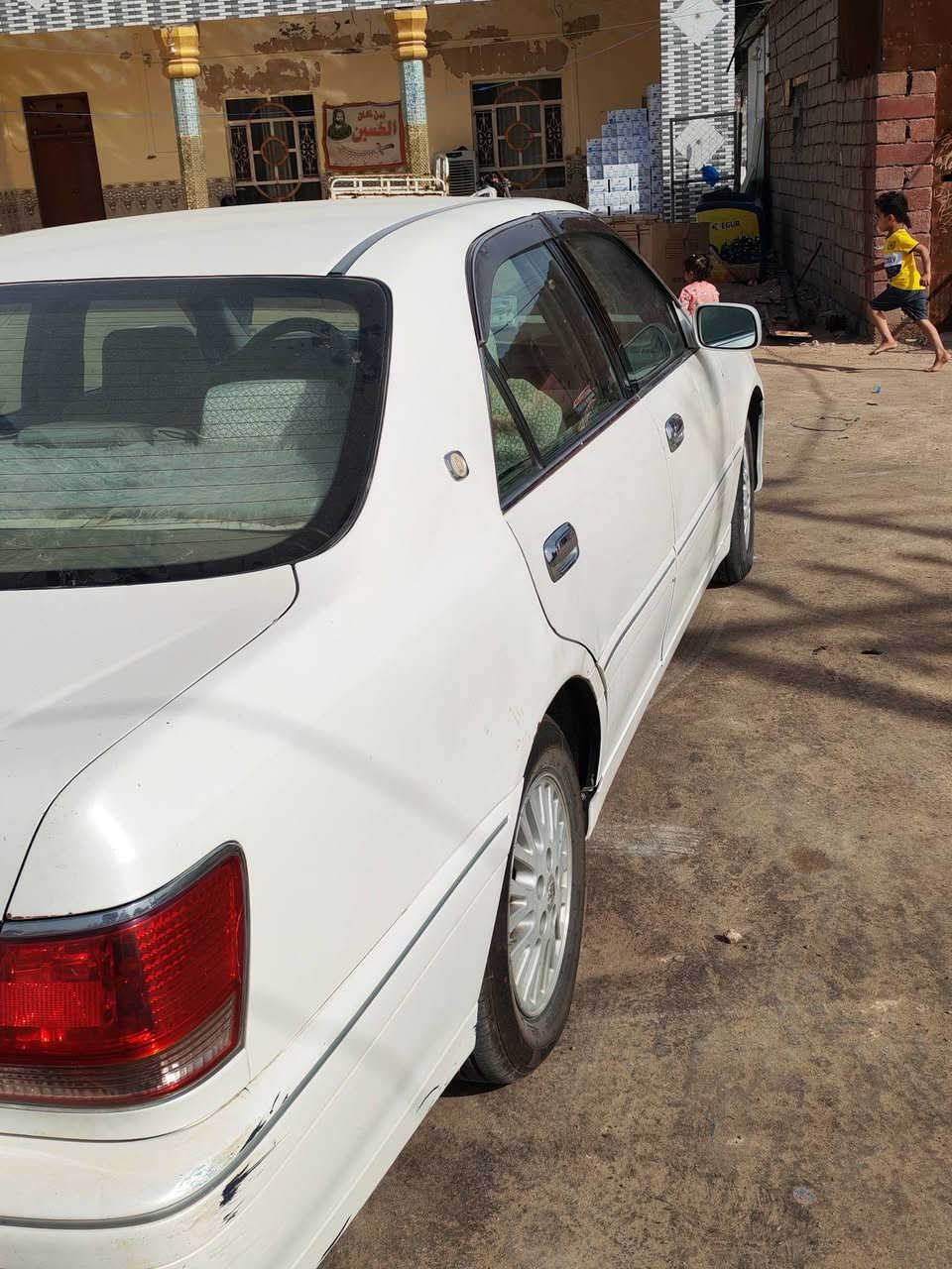 ملكه للبيع كصه جنطه مكانه ناصريه ماناقصه اي شي مكينه ديفور صغير  لون ابيض للستفسار أكثر ***********
