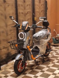 دراجه شحن للبيع مابي عيب سعر 400للتواصل 07769982615