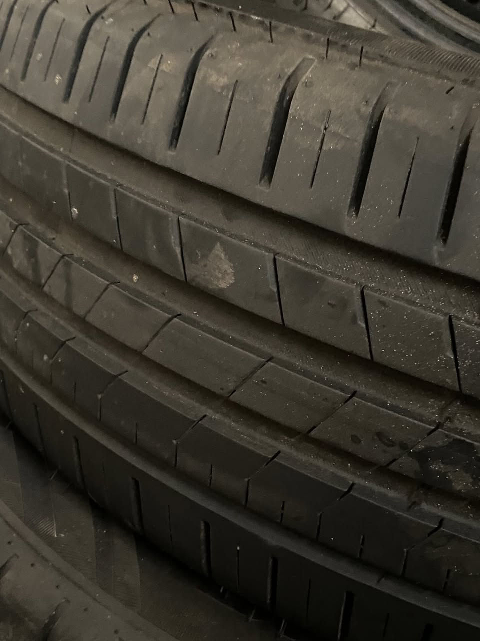 سلام عليكم اخوان تايرات حجم (15)2005/60.      تايرات أصليات وجدد ما مستعملات مال خارج اوربيات وشرط لا يابسات ولا دامج يتوفر توصيل جميع المحافظات يصلك الطلب إذا ما عجبوك رجعهم واني الممنون السعر 150وبي مجال العنوان موصل ***********/
***********
