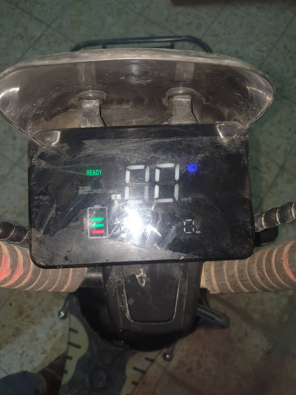 دراجه شحن مستخدم الدرجه نضيفه كلش و الدراجه حجم 20 و الدراجه مدرعا و الدراجه رزنه و يجي وياها شاحنه و بايدرات و مرايات و منفخ تايرات و يجي وياها 3سويجات و بصمه و السعر 300و وبيه مجال بسيط و للعنوان دور الضباط رقمي ***********
