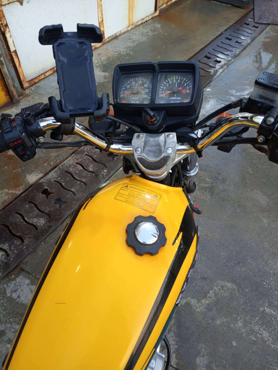 السلام عليكم دراجه نامه امتياز موديل 23 طالعه من لوكيل قبل 5 اشهر بعده بجيس اوراق اصولي السعر مليون و300 وبيه مجال كلش قليل ***********8
