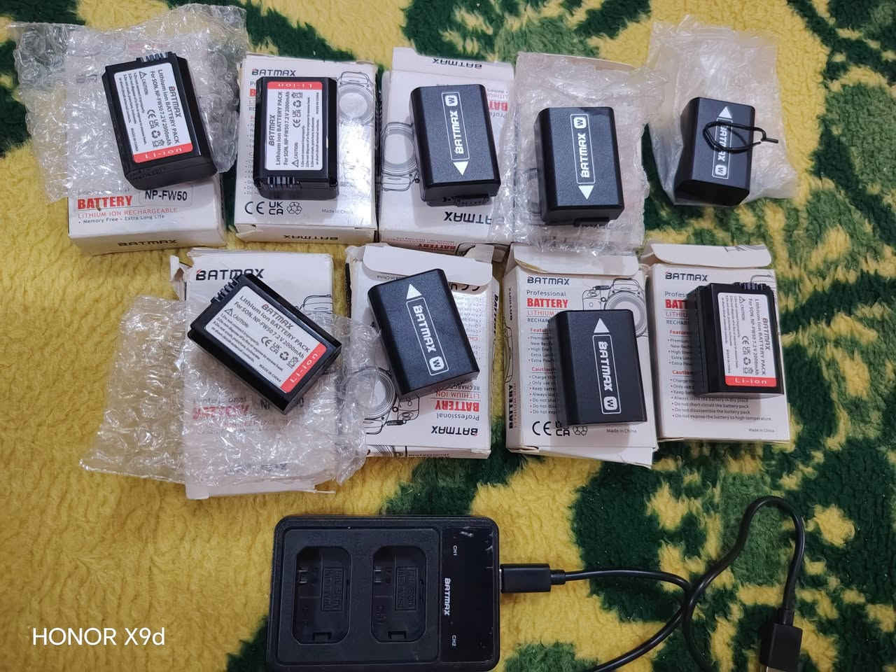 sony a6500 بطاريات كاميرا
العدد ٩بطاريات وشاحنة  
كلهن بسعر زهيد جداً 
٤٠ ألف دينار
للاستفسار  الاتصال 
***********
