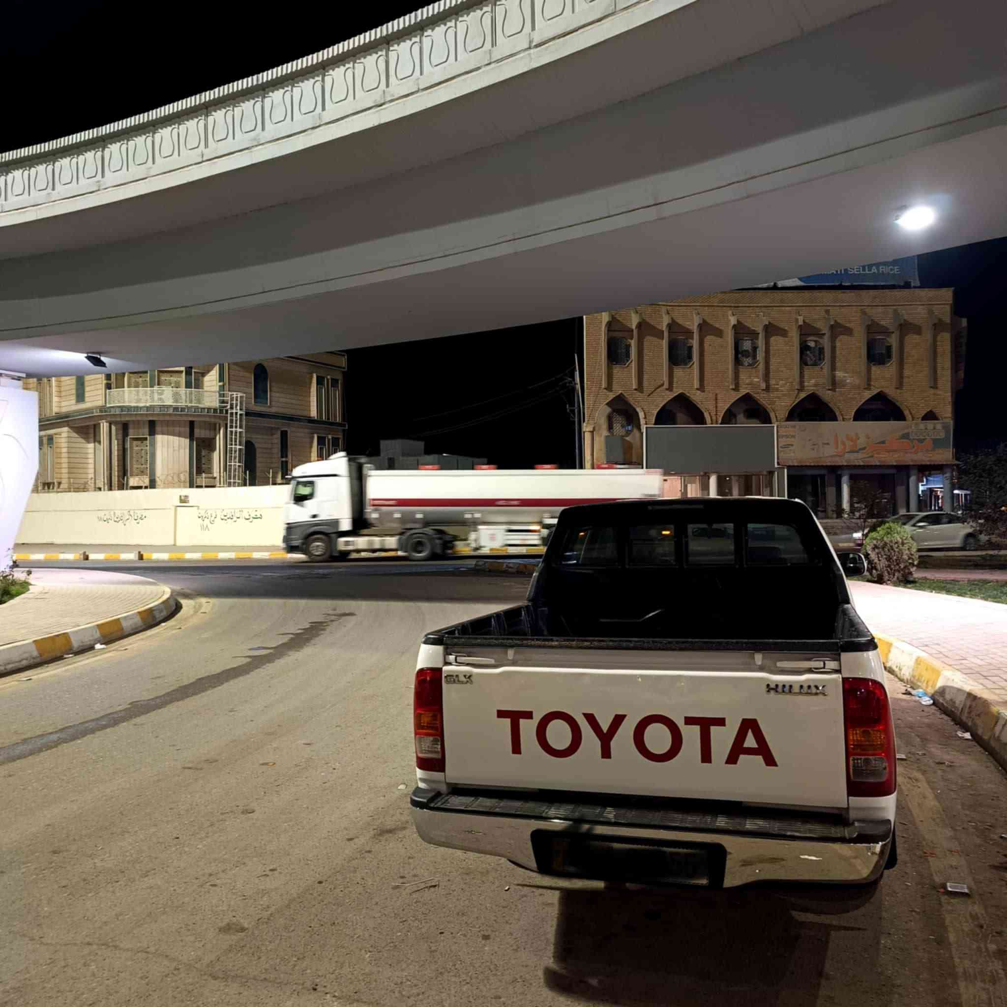 سلام عليكم هيلوكس 2011 رقم صلاح الدين دولي اتوماتيك شاصي 12 سياره جديده مال جناي حلوه السعر 180 وبيه مجال حك جيه العنوان العلم شراي يتصل ملكلف نشر خاص ماكو الاستفسار  ***********
