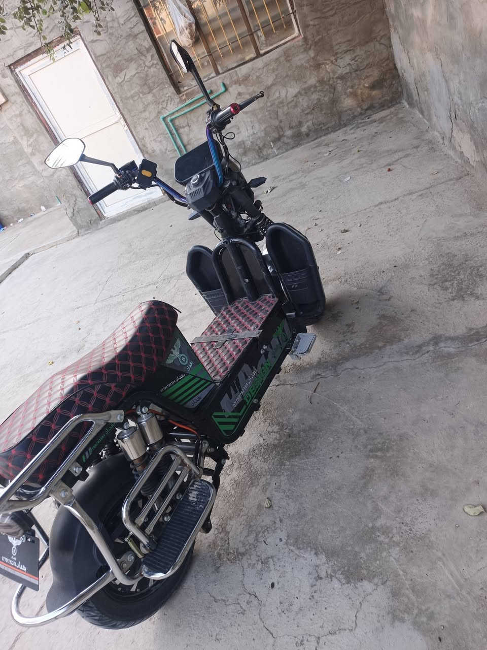 موتور للبيع بطاريات على الفحص ست بطاريات6 على 10 ***********
650
