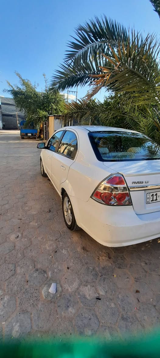 سلام عليكم 
افيو للبيع مديل 11 رقم بغداد انكليزي 
تبريد تدفئه محرك 1600 مسكر مسكر
فول اوتماتيك 
حداديه ٥٠ بالميه 

تخم تاير جديد باتري جديد 
بيها قطع صبغ ابيع حزام
السعر ٦٠ وبيها مجال لشراي 
مكانها نجف 
واتساب  ***********
