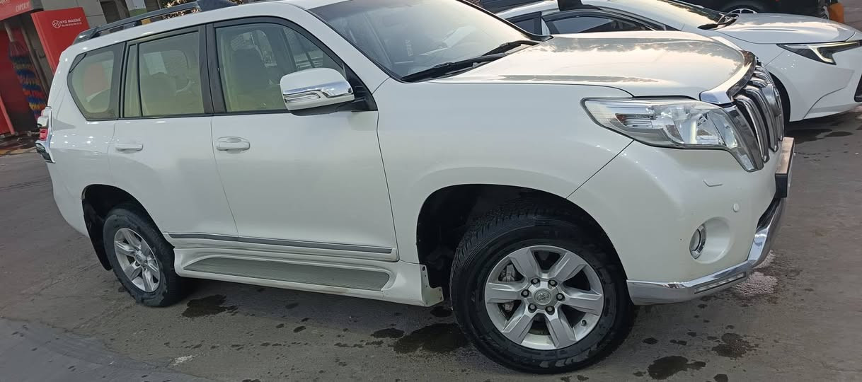 سلام عليكم لبيع برادو موديل 15فول سياره فتحه بصمه محرك 6بيه فقط شبر بارد بل باب ول باقي مكفول بكاني بغداد شارع فلسطين سعر  33 تلث دفاتر وتلاثين ورقه ***********
