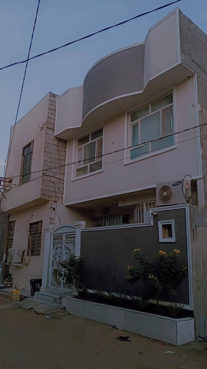 سلام عليكم بيت لبيع طابقين مساحه 70 متر 3غرف نوم وستقبال ومطبخ وصاله  مكان كربلا المعملجي داخل فرع مستشفئ الوارث خلف مدارس العميد ***********
