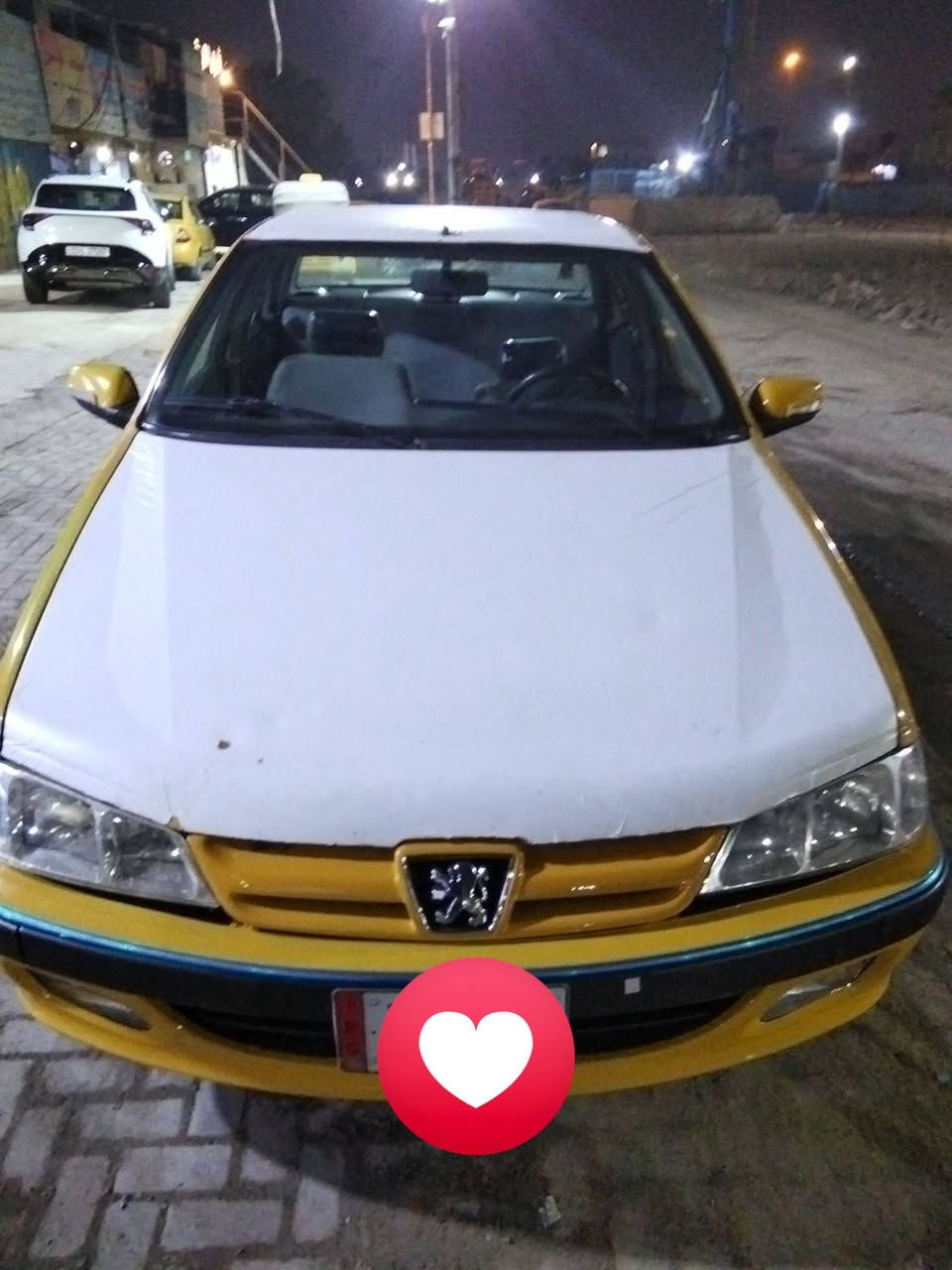 السيارة للبيع كاملة مكملة مصفرة هيئه وغرامات/ كير ومكينة توب والسنوية بأسمي شرط ثاني يوم احولها /جاملغ الخلفي سكن معتدل على البارد مديلها2013 /38وبيها مجال عنواني بغداد للاستفسار على الرقم***********
