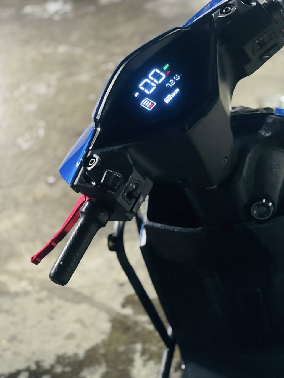 للبيع ماطور شحن 
النضافة 80 /100 
ست بطاريات 
السرعة 55 
السعر 750 الف وبي مجال


**إذا كنت صاحب هذا الإعلان وتريد حذفه لأي سبب، رجاءا أرسل رسالة إلى الدعم الفني**