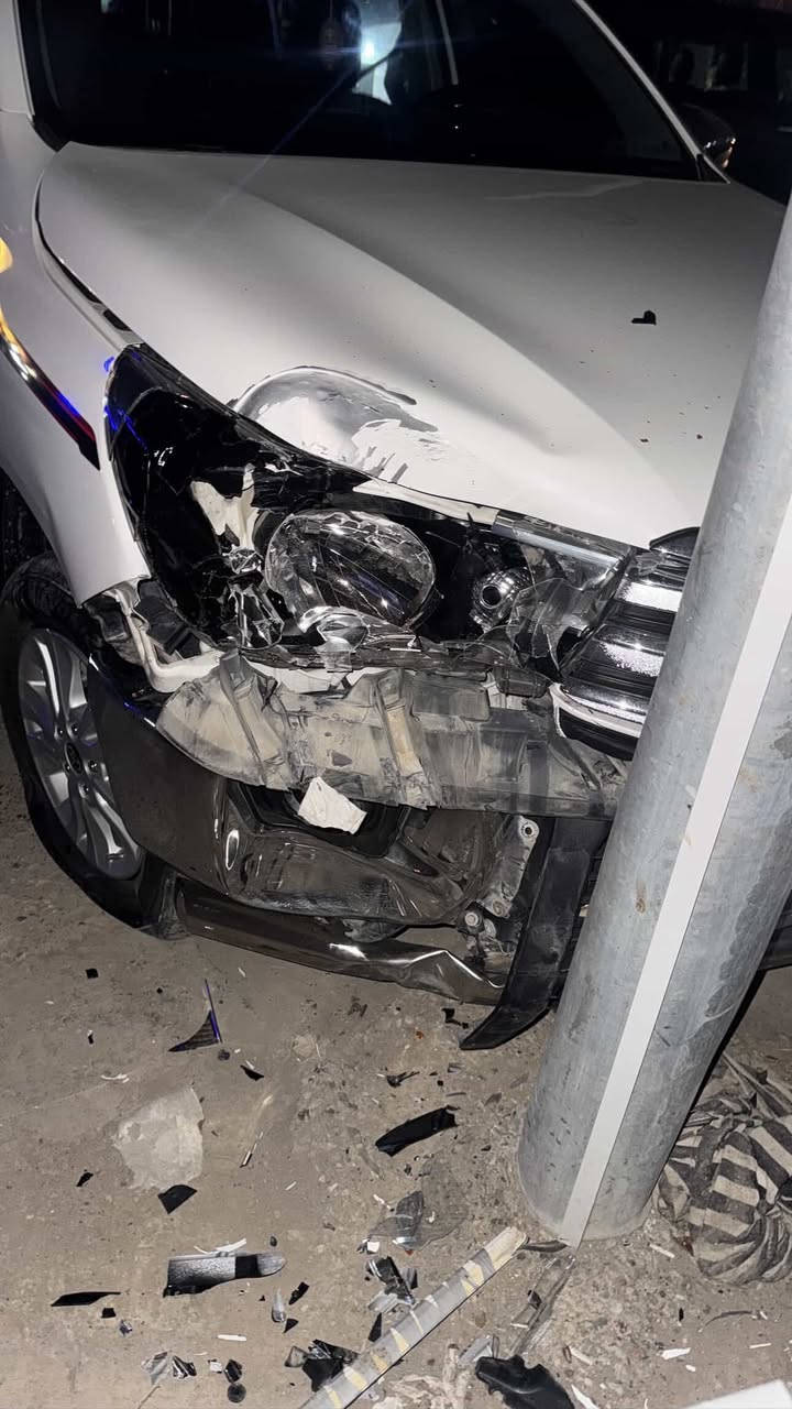 السلام عليكم تويوتا هايلوكس 2023 رقم شمالي صار بيهة هذا الحادث الله يكفيكم الشر اريد ابيعهة على هذا الضرر  بغداد
***********
