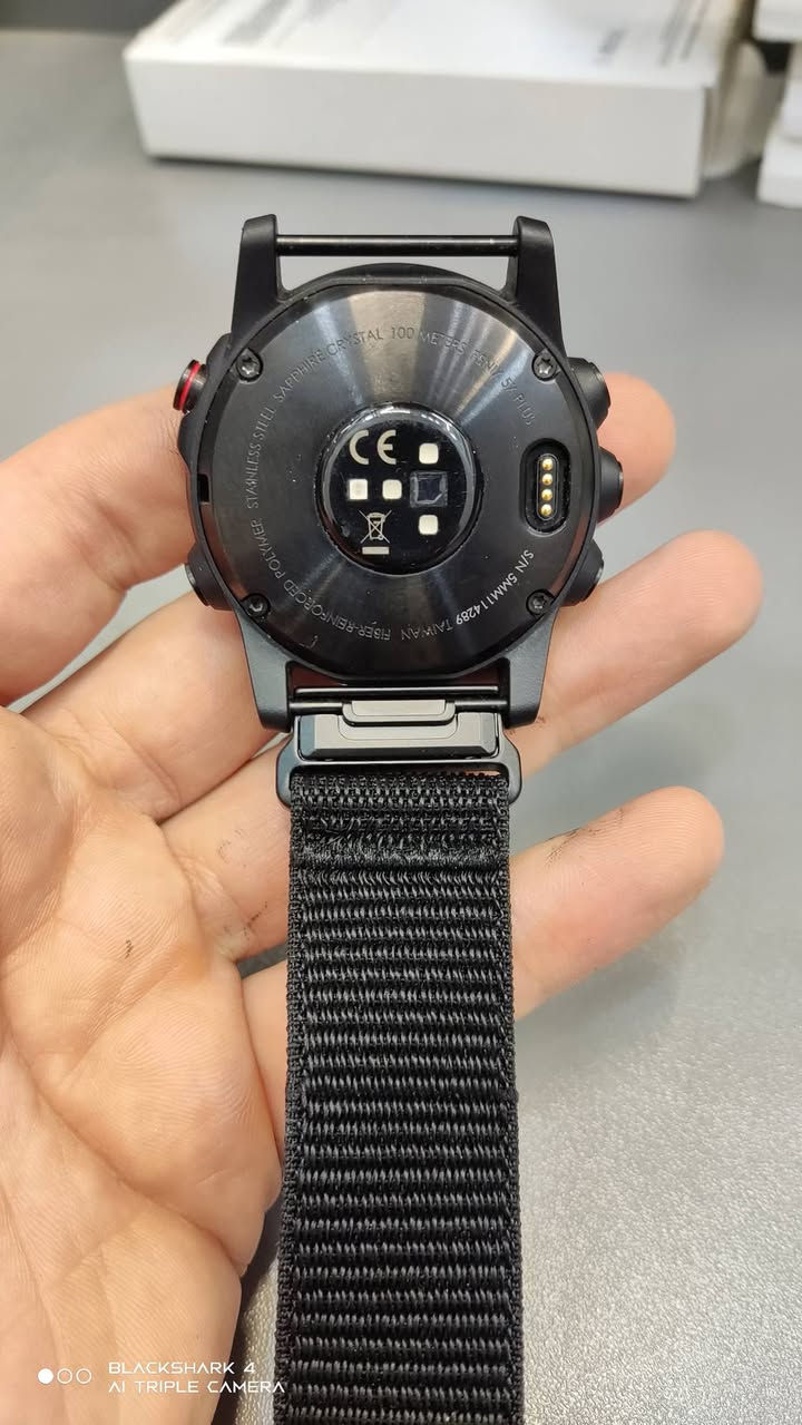 garmin fenix 5x plus
نضافة 95 %
حجم 51 mm تدعم خرائط العراق 
شحن 14 يوم كيبل شحن أصلي 
للاستفسار خاص او واتساب ***********
