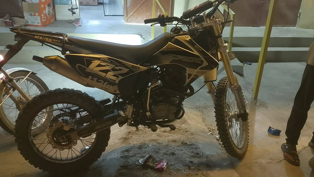السلام عليكم قفاز البيع crx
مكينه 300ما مفتوحه موديل 25
ما ناقصه اي شي فقط شاشه دشبول  
حجم كبير السعر مليون و100وسعارهن معروفه 
متواجد خاص
مكاني صلاح الدين بيجي


**إذا كنت صاحب هذا الإعلان وتريد حذفه لأي سبب، رجاءا أرسل رسالة إلى الدعم الفني**
