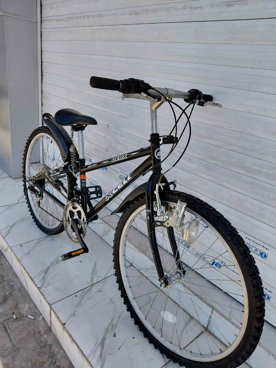حجم 26  3 × 6 سرعات من SHIMANO دراجة نظيفة وجاهزة  السعر 140 الف شامل التوصيل     ✈يوجد توصيل لجميع المحافضات ✈ كركوك مدخل سايدين حي الاسرى والمفقودين  معرض ابو شيفان ( *********** )
