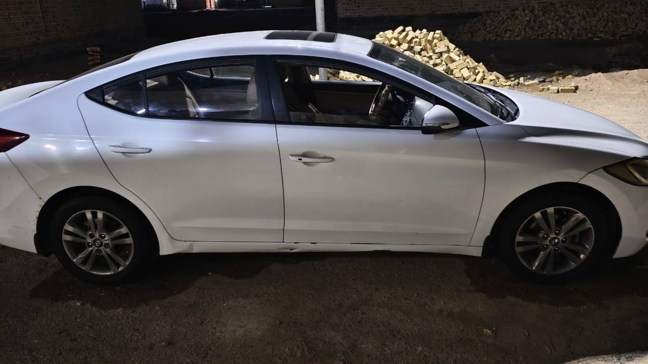 السلام عليكم
انترة خليجي مكفولة
كشنات جلد
حساسات  كامرة
تبريد قطعتين
محرك ٢٠٠٠ دوش
تحكم ستيرن
***********
