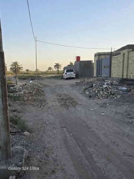 قطعة أرض للبيع  طابو سند ٢٥ 
موقع الشارع راقي جدا 
المساحة ٥١٨ متر 
عرض الشارع  ٨ متر  متوفر جميع الخدمات
المعارة قرب السكلات 
التفاصيل الاتصال بالرقم 
***********
