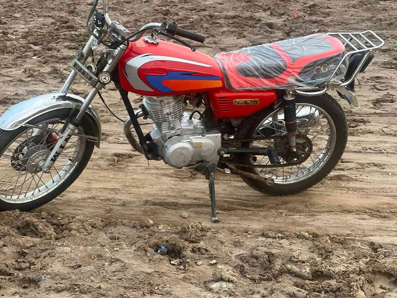 سلام عليكم دراجه للبيع نامه متياز  أوراق. موديل 2022سعر 700بيه مجال   ***********
