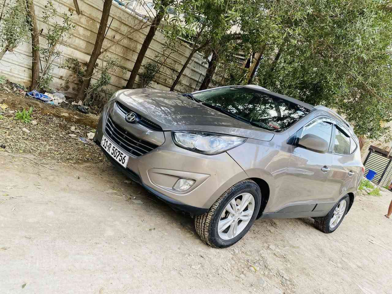 سلام عليكم
(بيع او مرواس)

توسان 2011 امريكي كفاله عامه من صبغ فقط البنيد 

بدون ايرباك بدون دواخل بدوان شاصي 

مكينه دوش 2000 مواصفات نص فول 

كير مكينه مكفوله تخم تاير جديد قبل سبوع مشدود صدرها 80‎%‎ غرفتها 90‎%‎ 

رقم بغداد انكليزي تحويل مباشر 

مكانها بغداد 

للاستفسار على الرقم 

***********
