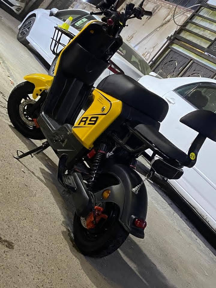 دراجة شحن R9 للبيع فقط
5بطاريات الكبار
نظام R
سرعة 60 حقيقي
*********** 
بغداد الصليخ الجديد
السعر ٤٧٠ وبيها مجال
