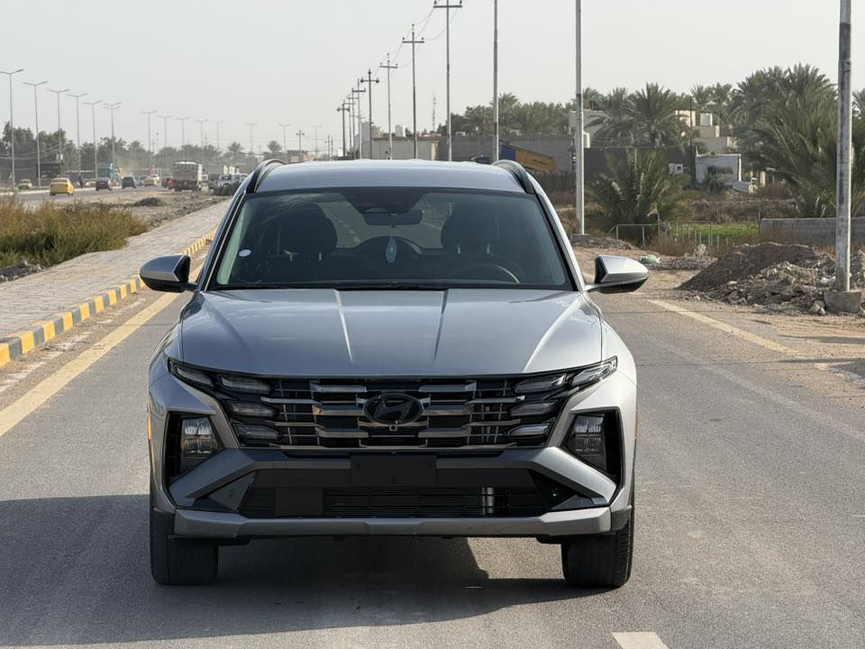 السلام عليكم
توسان ٢٥  فول موصفات عدا الفتحه 

مكينه ٢٥٠٠ دخول جديد تترقم جميع المحافظات 

حادثه بس بنيد مبدل بدون دواخل وبيه بارد قليل بين البابين جهة الصدر  

موصفات 

بصمه

رادارات 

كشن كهرباء

شاشه متصل 

لد امامي خلفي

سايد بريك دكمه

مودات قياده 

شاشه دجتل

كامره

جنطه كهرباء 

ويل كروم
شاحن لاسلكي
مخارج يو بي اس 

السعر ١٩٥وبي مجال مكاني بابل  ***********
