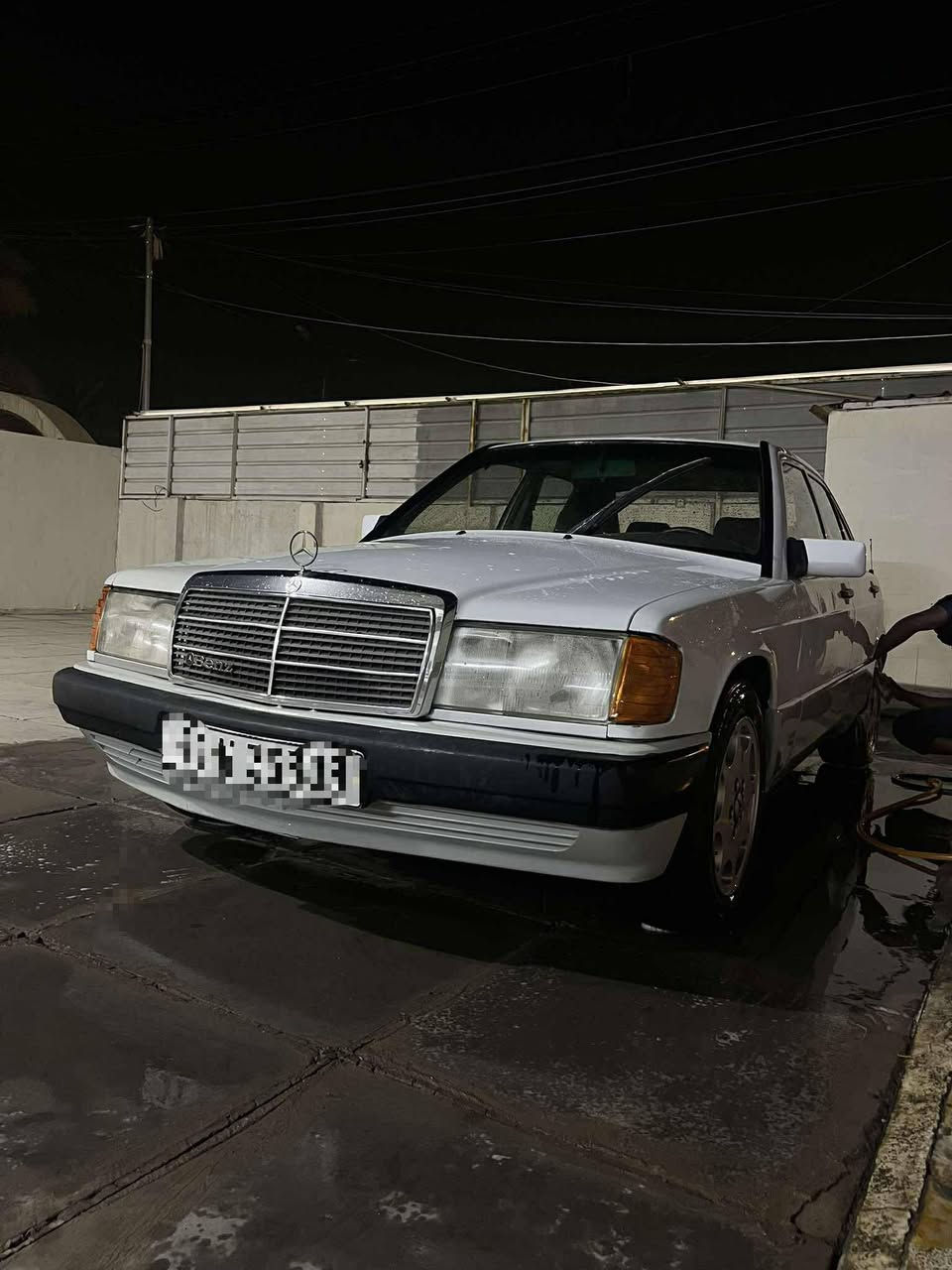 عليكم مرسيدس 190طيارين بسمي موديل 86السياره حلوه السعر 45وبيه مجال وذا اكو مراوس بصفره المحرك يبخر بس متقص دهن ***********بي وتساب
