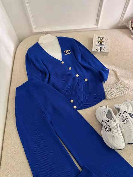 🌸  سوت تريكو صوف ناعم🌸

السعر ⚡️ 22

القياسات- فري سايز 
للحجز خاص او واتساب ***********
