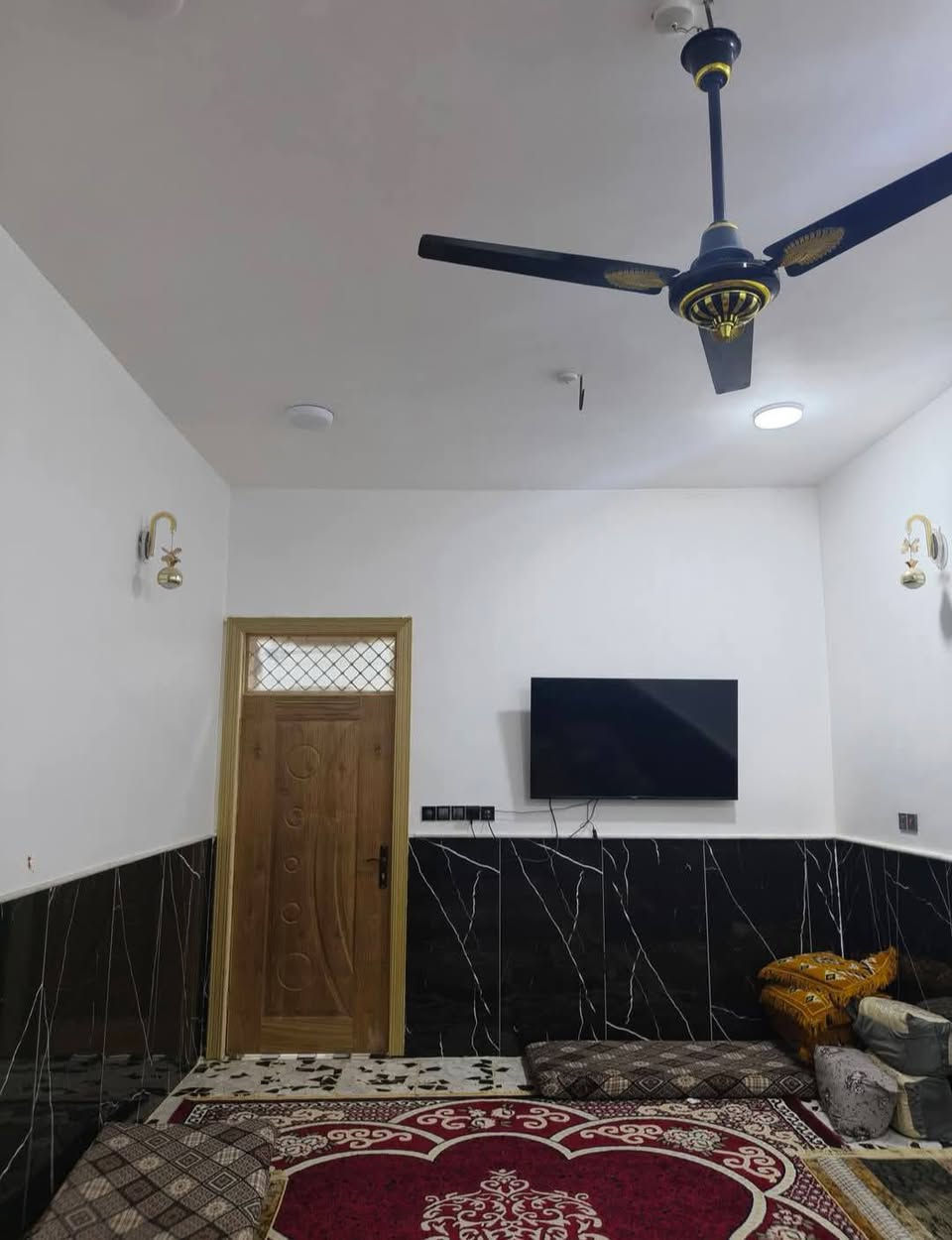 دار للبيع المساحة 150م في حي نداء بمنطقة 47 المنطقة الذهبية قرب شارع كربلاء وقريب عل 
دار للبيع المساحة 150م في حي نداء بمنطقة 47 المنطقة الذهبية قرب شارع كربلاء وقريب عل شارع 60 العارضي وقريب عل المدارس طابق ونص البيت جديد الله شاهد ستوه طلع من عنده البنا بناء حديث طابو صرف

وقريب عل مدرسة ال طه

الطابق الاول/ يتكون من غرفة عدد 2 وصالة كبير ومطبخ واستقبال ومنور عدد 2 و حمام عدد 2 وطارمة كبير ⬇

كاشي سيراميك بورك مجاري ماء كهرباء كله جاهز طابوق جمهوري صب مسلح كونكريت حدادية البيت فخمه وثقيله جدا

ومميزه 

الطابق الثاني/ يتكون من غرفه عدد 2 وصاله كبير 

للاستفسار. / رقم الهاتف ‏‪***********‬‏
