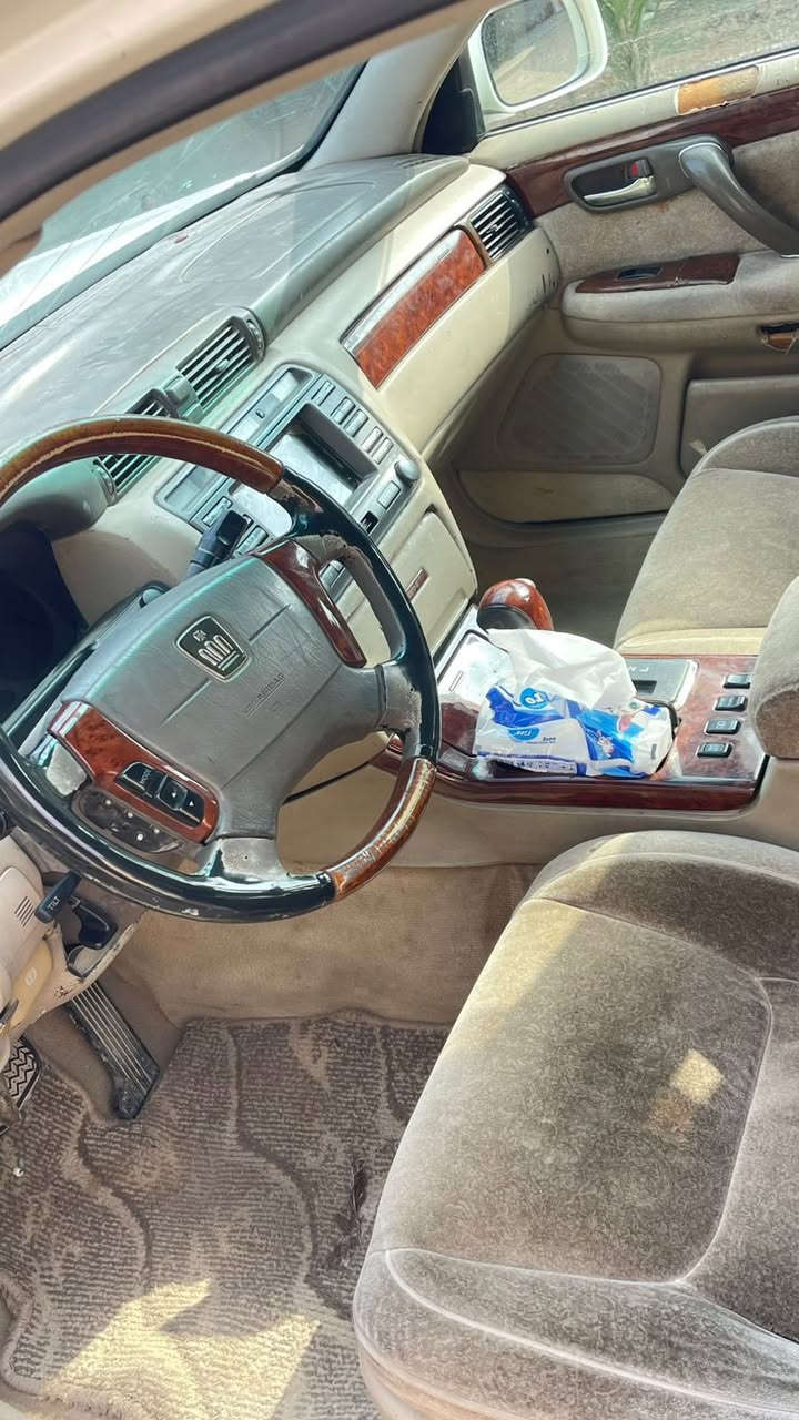 ‏مكلف بل نشر 

ملكه للبيع كرستال اصل 
ارقام بغداد خصوصي 
اربع دكم 
بيها فتحه تنته
محرك ديفور جبير 
محرك جديد ونضيف 
داخل صاج كله كرستال
برده وبلاتوث كله شغال 
ويل ابو النجمه
حادث جاملغ خلفي شبر 
مكاني بصره ابو الخصيب 

***********
