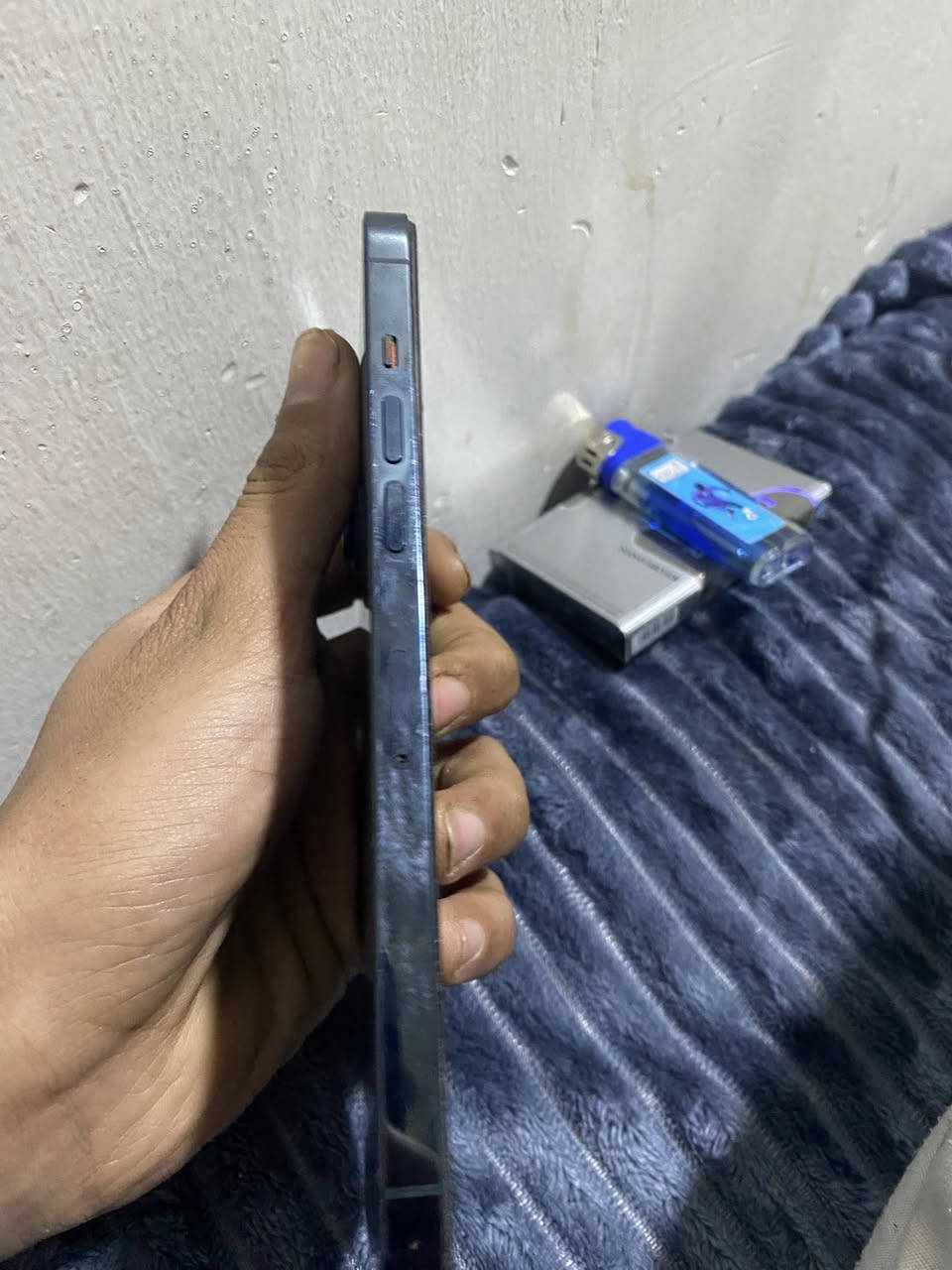 12بروً ماكس ذاكره 512مبدل شاشه وكامره وبطاريه كله شغال الشاشه مبدله بدبي هيه والكامرهه الجهاز نضيف مراوس فقط شعدك نزل حتلو فرق مكاني بغداد الغزاليه ***********
