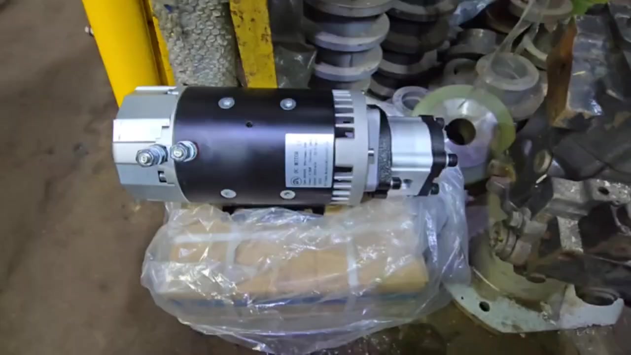 🎉 وصلة جديد وصول سلفات 4.5 كيلو وات - قوة وأداء استثنائي! ⚡🔋🚛

🎬 في هذا الفيديو نعلن عن وصول تشكيلة جديدة من السلفات عالية الجودة بالمواصفات التالية:

---

✅ مواصفات المنتج:

🔹 القدرة: 4.5 كيلو وات 💪⚡
🔹 السرعة: 2200 دورة في الدقيقة 🔄⚙️
🔹 الجهد: 24 فولت 🔋
🔹 التصميم: متين ومقاوم للظروف القاسية 🌡️
🔹 التوافق: يناسب معظم المحركات الثقيلة والمعدات الصناعية 🚜🏭

---

✨ المميزات الإضافية:

✅ أداء عالي يضمن تشغيل فوري وقوي للمحرك
✅ جودة تصنيع أصلية تطيل العمر الافتراضي
✅ تبريد ممتاز يمنع ارتفاع الحرارة
✅ ضمان شامل على جميع القطع
✅ متوفر فوراً بكميات محدودة

---

🎁 عروض حصرية مع المنتج:

🎯 سعر خاص لأول 10 مشترين
🎯 استشارة فنية مجانية للتركيب والصيانة

---

🚚 لا تفوت الفرصة!

📞 للطلب والاستفسار: راسلنا الآن عبر الواتساب أو التعليقات 💬📲
***********
#سلفات_4.5_كيلووات #سلفات_24_فولت #معدات_صناعية #قطع_غيار #سلفات_محركات #معدات_ثقيلة #عروض_حصريه #توصيل_مجاني

---
