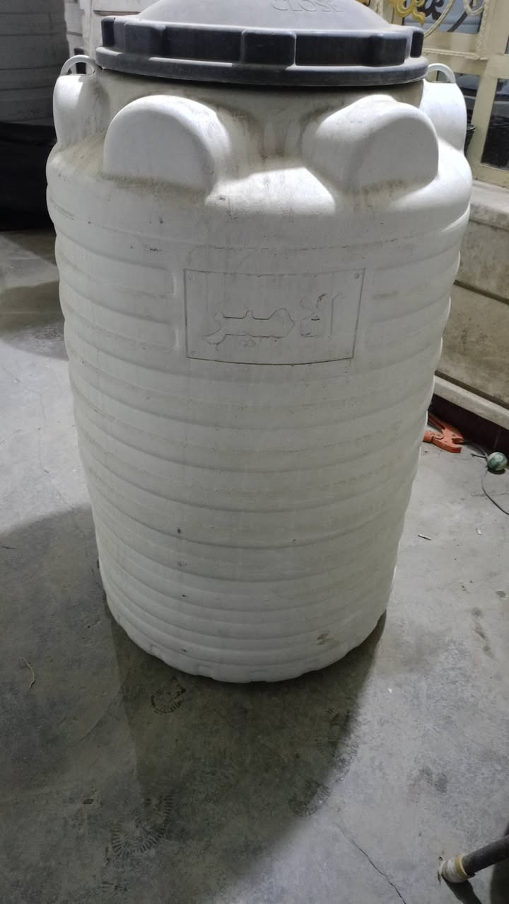 السلام عليكم متاح تانكيات 2 واحد الفين لتر سعره 100 الف  وابو 500 سعره 55 الف مكان  بغداد زعفرانيه ***********
