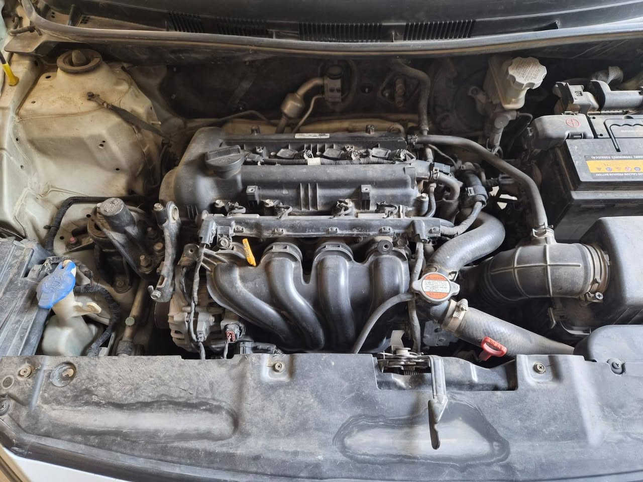 اكسنت ٢٠١١ خليجي رقم اربيل سنوية بعد شهر تنتهي وماشية ٤٠٨ الف محرك ١٦٠٠ وكير AT بيها تبخير وصبغها مكشر وبيها طخة خفيفة بجهة اللايت الامامي الايمن والباقي جاهزة من تبريد وميكانيك وكهربائيات سعرها ٨٢ بي مجال بسيط مكانها المنصور ورقمي *********** وهاي صورها والفديوات للعلم المحرك يمشي كلشي مابي .
