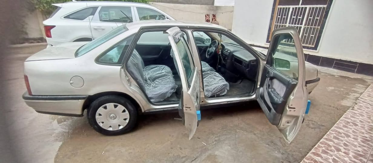 بسم الله فكترا للبيع موديل 92 رقم انبار محرك 2000 بلادي اوتوماتيك سياره كير محرك وصدر تخم تأير ترايك البصره شرط اوفر الكير شغال  سياره مصبوقه جماليه فقط لادعمه ولاكصه فتحه بلقماره سياره جديده أحله من الصور تخم تأير سياره داخله على شركه السعر 35 بيها مجال المكان الرمادي الجزيره البوعبيد لاتصال ***********
