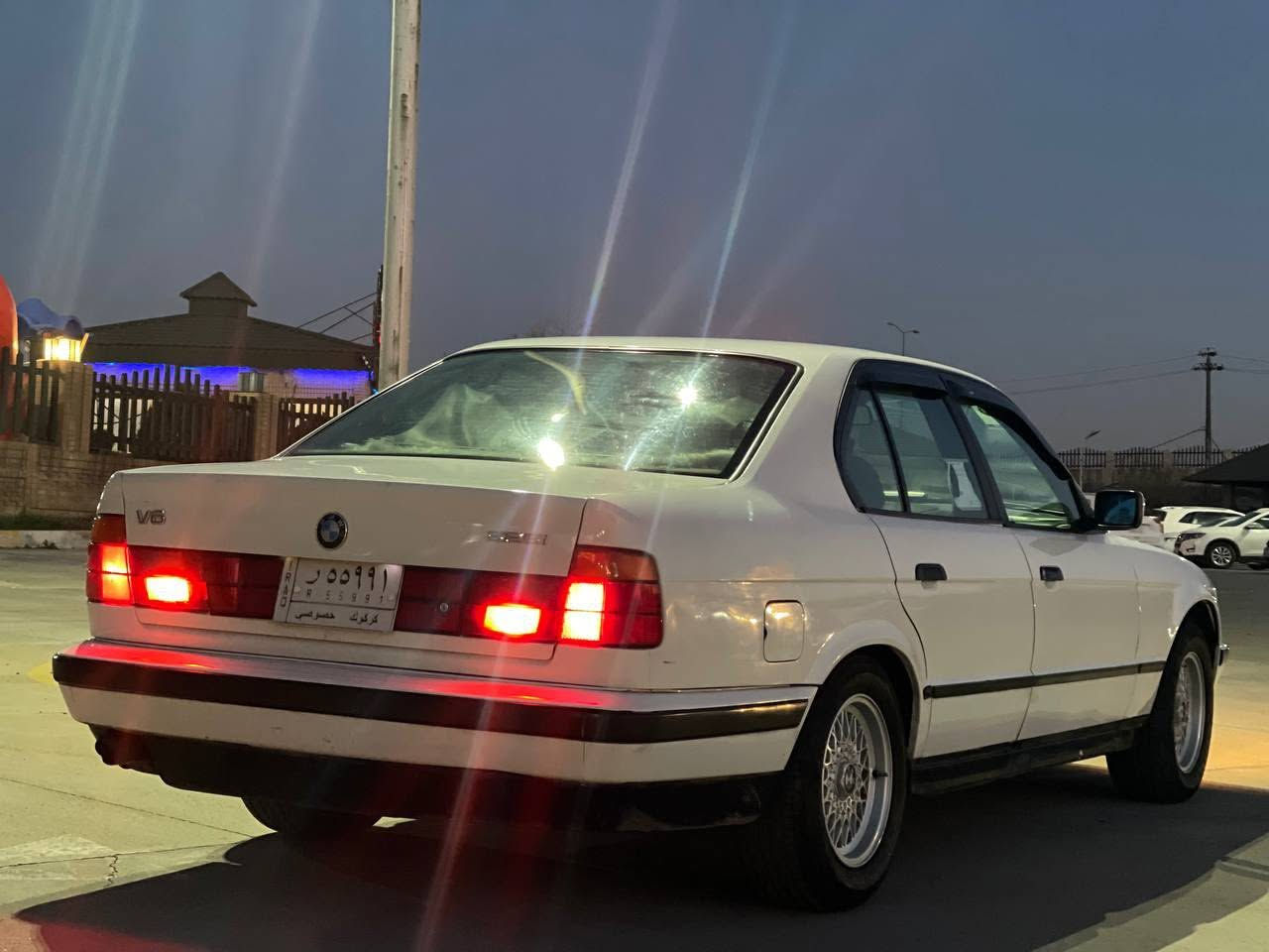 BMWبوو فروشتن
موديل 1992
حجم 520كراوه به 528ى اوتوماتيك
بستى لاى جامولغ لاى سايق هه يه تى  لا رسم دياره
سه نه وى تا 2028نويه ره قه م كركوك وه ر قه ى بانزينى هه يه 
تحويل به شه رت مشروع وه ته نى
پيش بجوك 
پيشو پشت كه بس
فول فوله به س سلايت نيه
جوار تايه و ويلى نويه لاسه ره
يكه دينار مسروفى تى نيه به شه رت 
موسو تحويلو براوه 
سعر60$وره قه و معامه لى كه م
ره قه م موبايل ***********
***********
