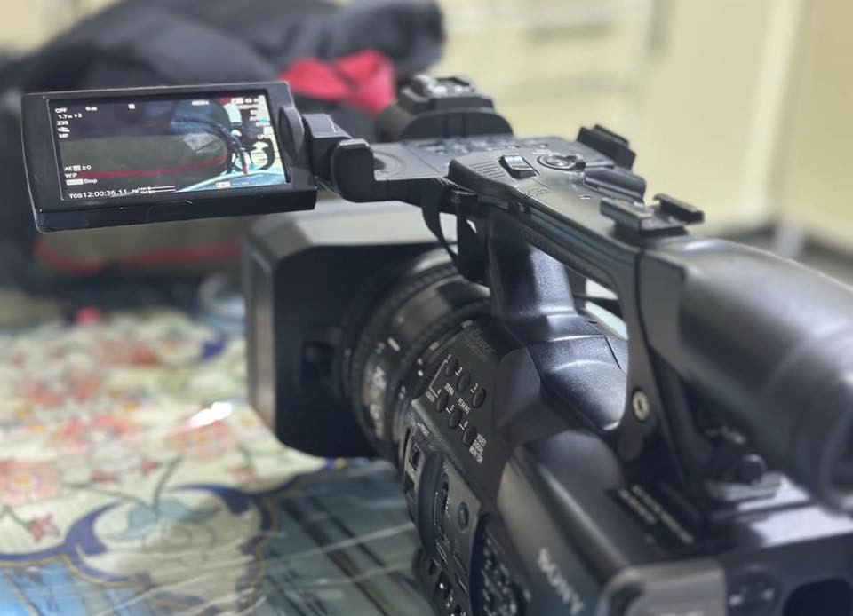 للبيع كاميرا سوني xdcam   pm 160 تشتغل قنوات او تفيد اعراس قاعة للبيع تصوير فيديو احترافي نضام بث sd و فول HD ونضيفه مكفوله من تصليح مع بطارية عدد 2 ورام مكان بغداد سعر مليون ثلاث مئه للتواصل على رقم ***********

