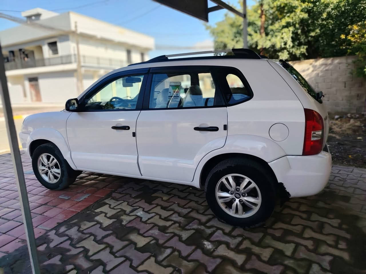 السلام عليكم
توسان موديل 2010 خليجي خليجي مكفوله السياره بيه شخطين بالجاملغ الأمامي ونصبغ من عنده شويه فقط لا فتح ولا تبديل سياره جديده معنا الكلمه مامتعوبه  محرك 2000 دوش المرغوب . محرك وكير مكفولات مامفتوحات تخم تاير صدر امامي خلفي كله جديد تبريد ثلج وين ما يعجبك تفحص رقم بغداد ومكاني بغداد وسياره بسمي رقم انكليزي هزه جديده سنويه 2029 جاهزه الشراي يتصل ***********. بالعافيه ع الياخذهه السعر اتصل وبيك خير وتدلل
