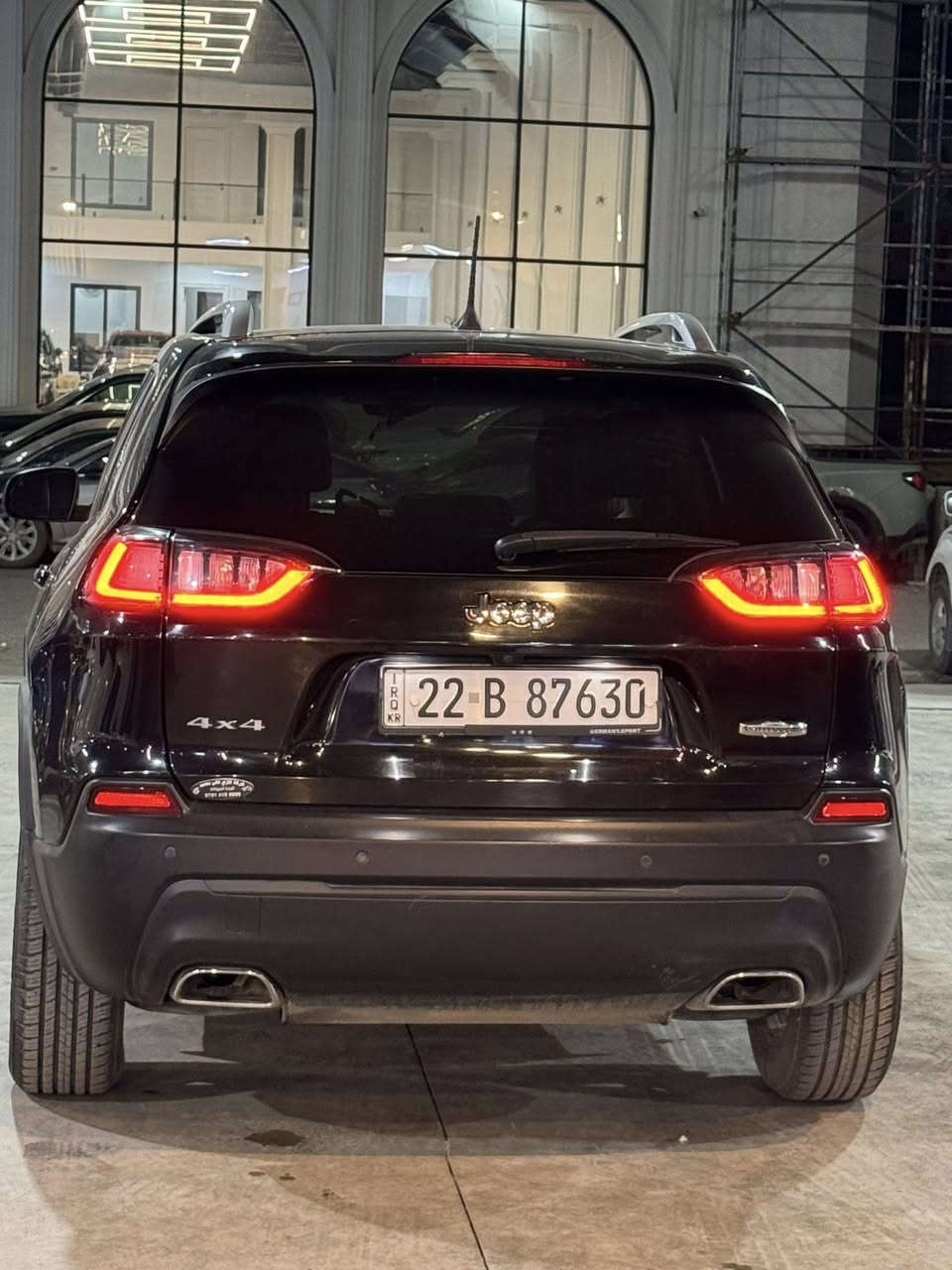 � جيب شيروكي 2021 (بزون)
📍 رقم أربيل
🔧 مكينة3600cc
✅ فول مواصفات 1/1 عدا الفتحة

✨ المواصفات:

 • أبواب بصمة
 • تشغيل عن بعد
 • مقاعد جلد
 • صندوق كهربائي
 • كاميرا 360 درجة
 • حساسات أمامية وخلفية
 • شاشة كبيرة
 • رادارات جانبية
 • نظام قيادة مريح جداً

السعر 155
📌 السيارة نظيفة وجاهزة للفحص
💰 السعر قابل للتفاوض للجادين


**إذا كنت صاحب هذا الإعلان وتريد حذفه لأي سبب، رجاءا أرسل رسالة إلى الدعم الفني**