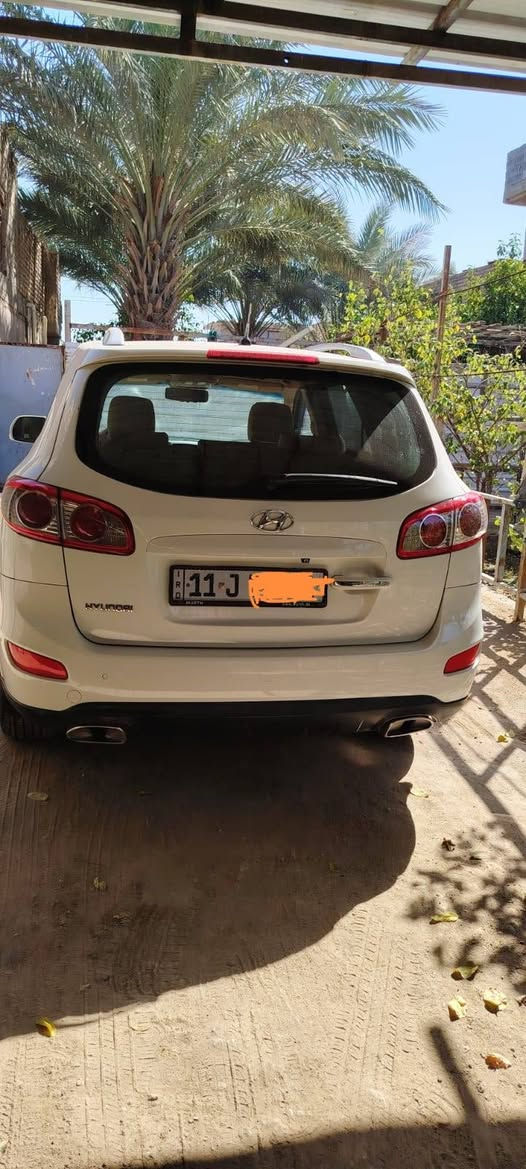 سنتافي 2010
فول موصفات 1/1 خليجي مكينة 3500 رقم بغداد انكليزي بأسمي مكانها بابل 

بصمة تشغيل+فتحة سقف +بصمات ابواب وجنطه+ مرايات شفط

السياره حلوه ومناقصة شي  السعر ***********
