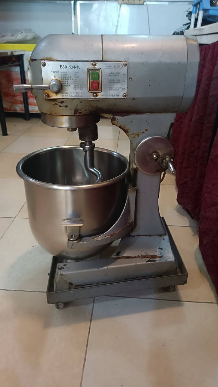 هه موو عشیاکانی پیتزای رومیوس بو فروشتن به نرخیکی گونجاو و ئه گه ر کریاری پیوه ندی بکه ن به م ژماره وه

***********
