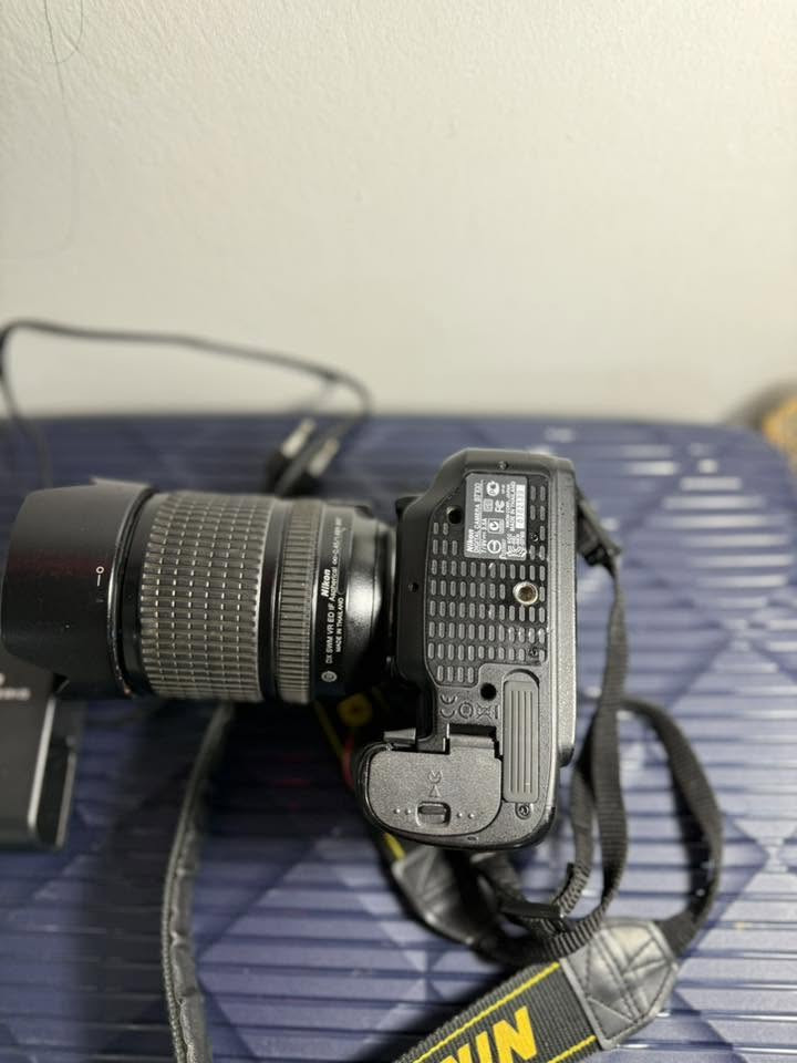للبيع
كامره نيكون 
D7100
نضافه 99/100
زوم 18/140 
محلقات شاحنه 
بطاريه عدد 1
رام عدد1 سعه 32
عنوان بغداد قرب المطار 
*********** 
سعر 650
