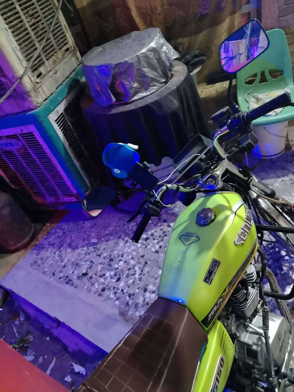 دراجه سونك  موديل 23 دراجه كلش نضيفه برغي مامفتوح العسر 700 بيه مجال العنوان بغداد المحالف رقم ***********
