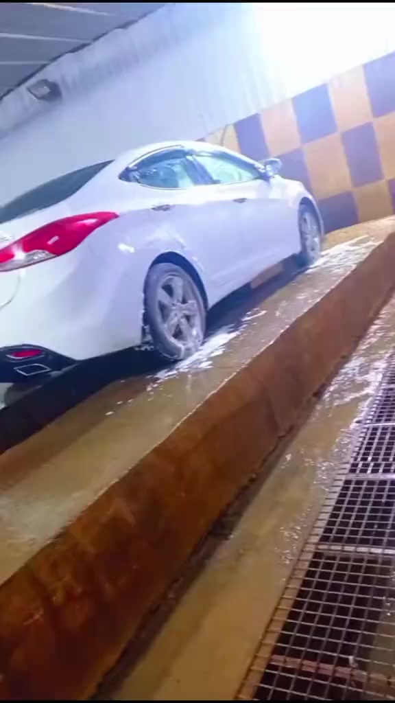 سلام عليكم لانتراا 2012 خليجيه مكفوله بيه تلحيضات بسيطه مكينه 1800بلاديه ممفتوحه مراوس ب ابتماا ***********
