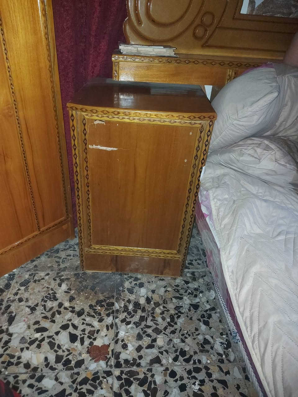 السلام عليكم غرفت حشاب لبيع ماخذه بملونين و٢٠٠وريد ابيعها حتاجيت وريد ابيعها رايدها مليون ٥٠ الغرفه كلشي ما بيها بس الميز مكسور شويه والمرايا مال جربيه مكسور شويه بغداد شعب الواتساب والخط ***********
